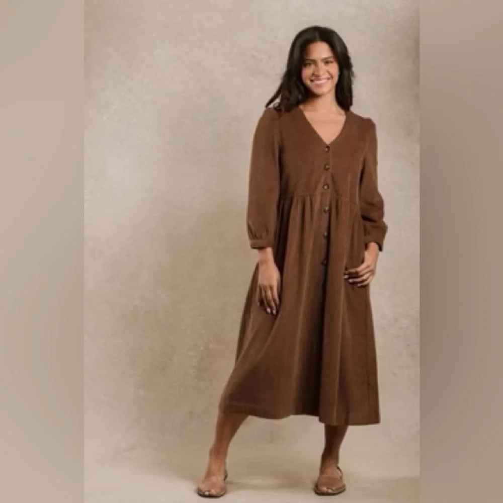 Elegant Brown Long Sleeve Dress - Picture 1 of 4